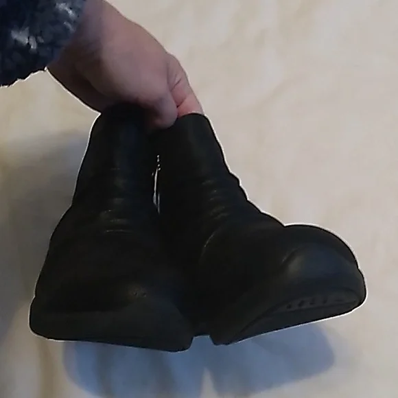 NWT Women's Sketchers black scotchguard bootie or shoe size 6 - Picture 6 of 10